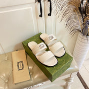 GG SANDAL WITH ROUND INTERLOCKING G IN WHITE CALFSKIN