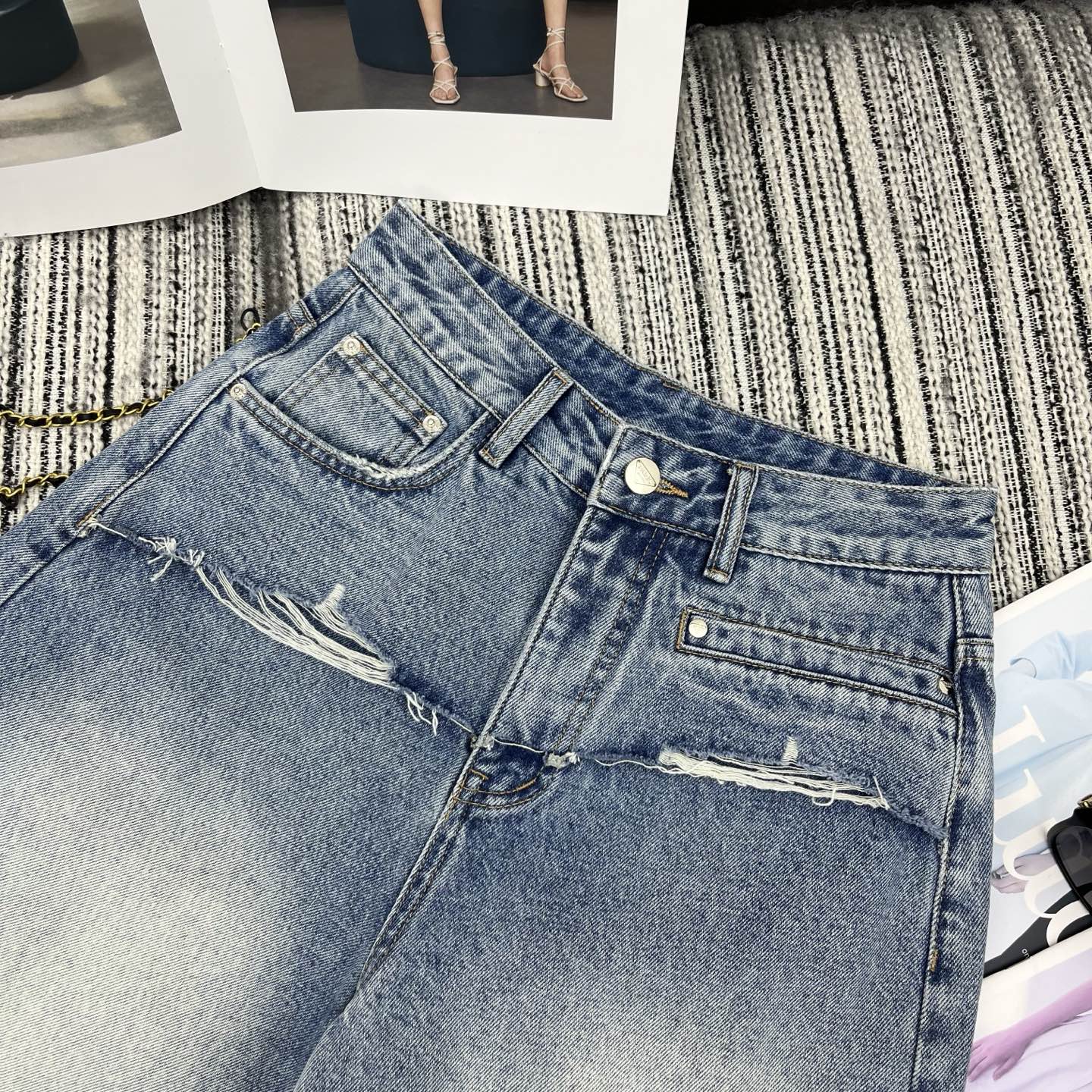 PRADA 26S WIDE-LEG DENIM SHORTS 1060