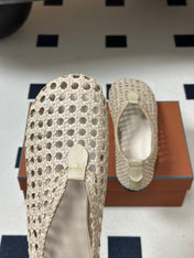 LP 26S BALLET FLATS IN CREAM WHITE CALFSKIN WITH BASKETWEAVE DESIGN