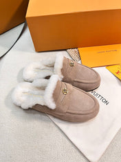 LV COSY FLAT COMFORT CLOG IN MEDIUM BROWN SUEDE AND SHEARLING LINING