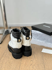 CC CHUNKY BOOTS IN WHITE SMOOTH FLEECE AND BLACK CALFSKIN