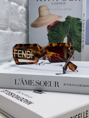 EMBOSSED LOGO DIAGONAL RECTANGULAR SUNGLASSES 563312 IN ACETATE