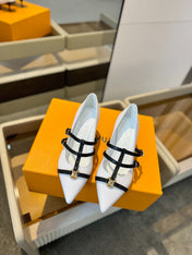 HIGH PUMP 5 CM TRIPLE-STRAP IN WHITE CALFSKIN WITH BLACK STRAP