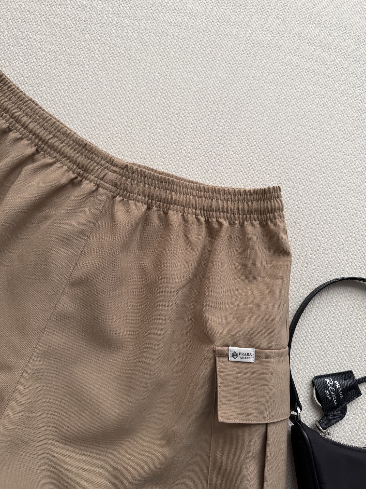 PRADA 26S CARGO SHORTS STYLE 939