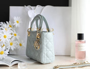 LADY 17 IN LIGHT BLUE LAMBSKIN WITH CANNAGE PATTERN