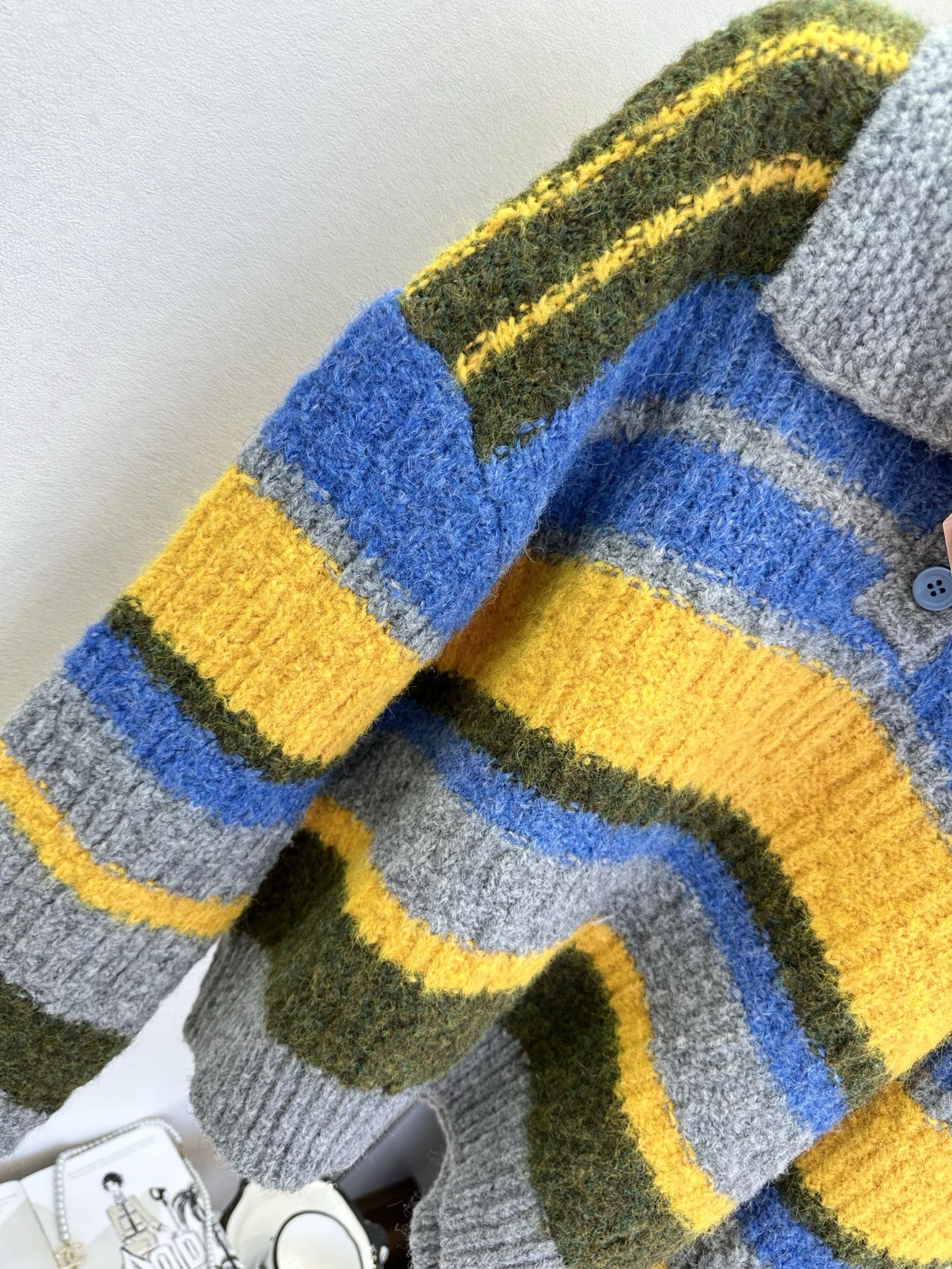 MIUMIU SWEATER STYLE 859