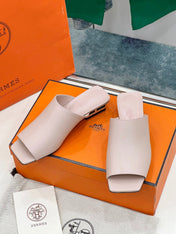 IDOLE SANDAL IN BABY PINK CALFSKIN