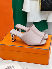 ICONIQUE 60 SANDAL IN BABY PINK CALFSKIN