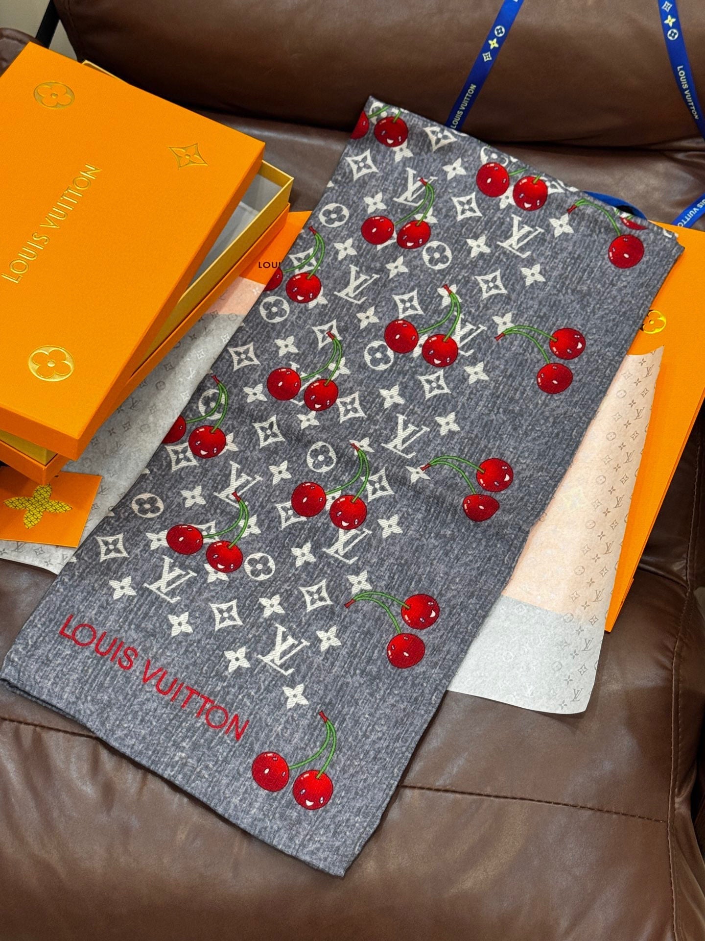 LV SCARF 140 CM IN SILK-CASHMERE BLEND 737270