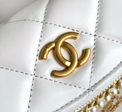CC WAIST 24 BAG IN WHITE CALFSKIN WITH PEARL CHAIN AND GOLD HARDWARE