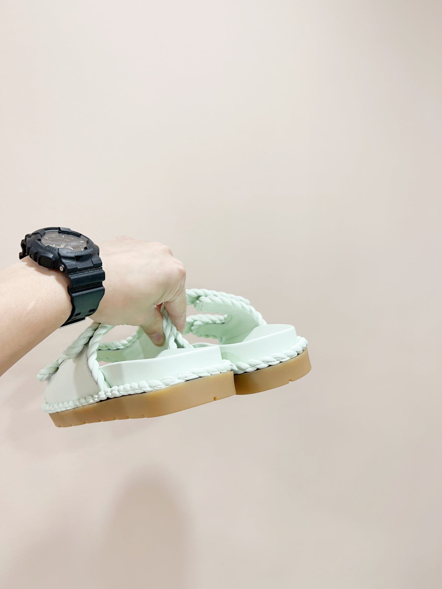 REFINED DAD SANDAL IN PISTACHIO GREEN LAMBSKIN MULE