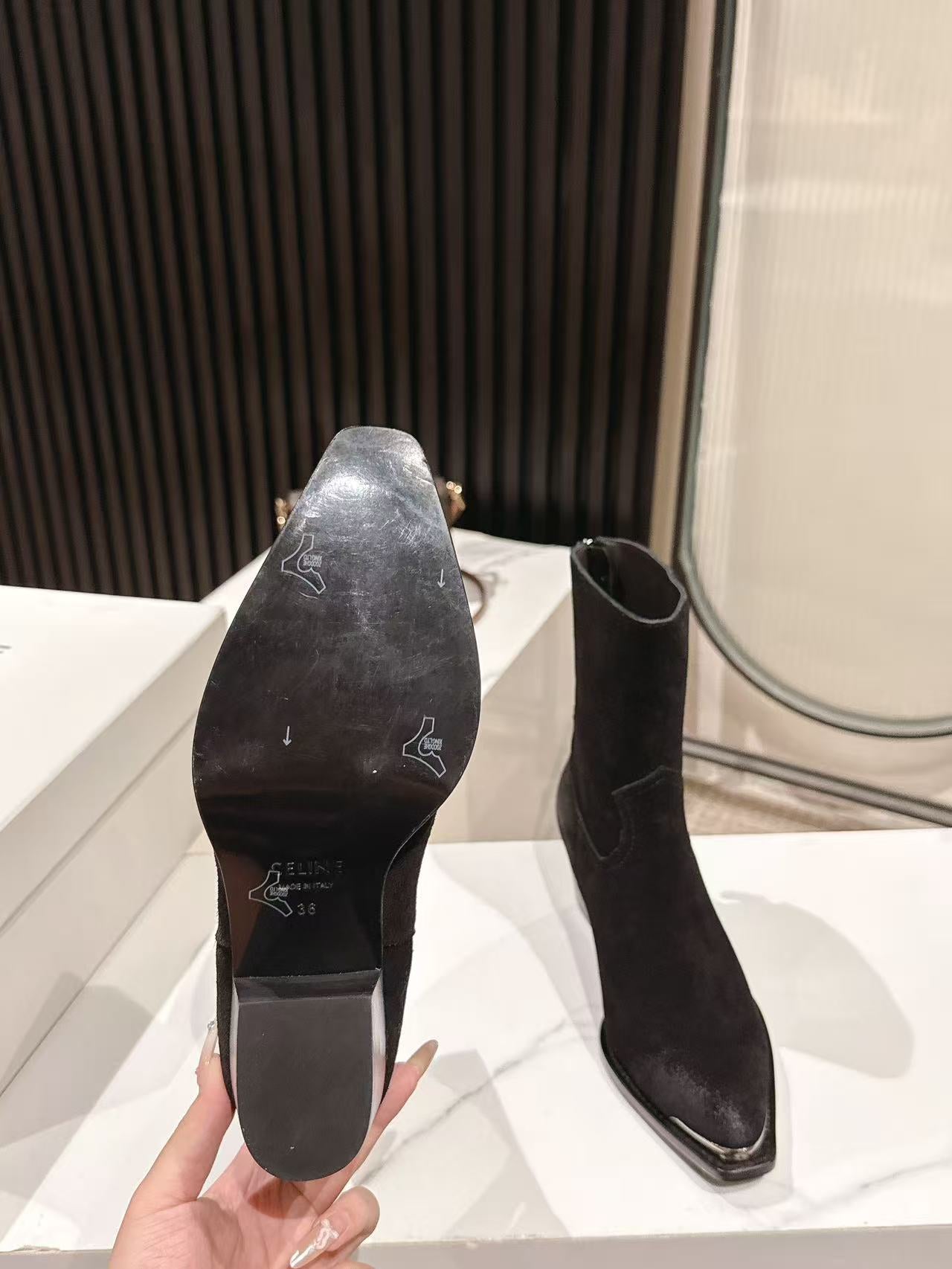 CELINE 25S CHELSEA BOOTS CLASSIC 45MM IN BLACK SUEDE