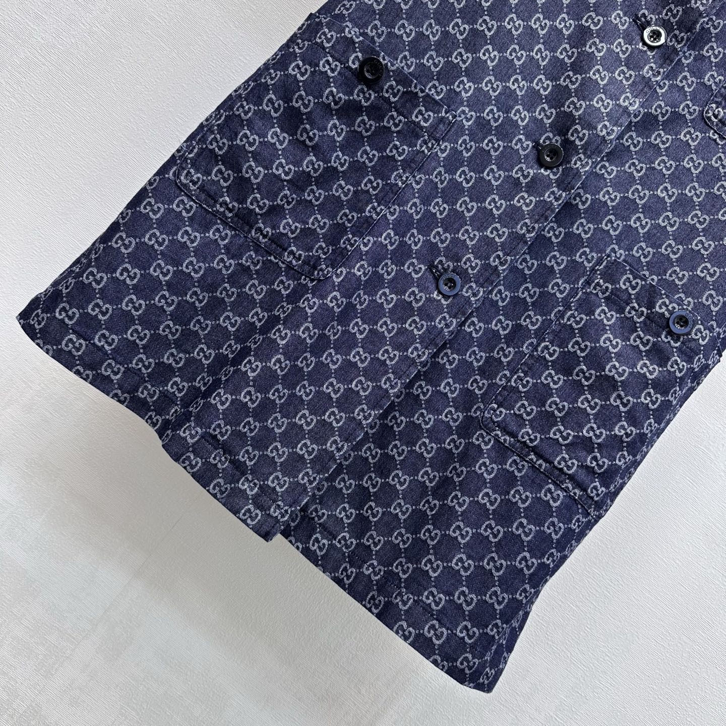 GUCCI 26S SHORT-SLEEVE MONOGRAM SHIRT 394