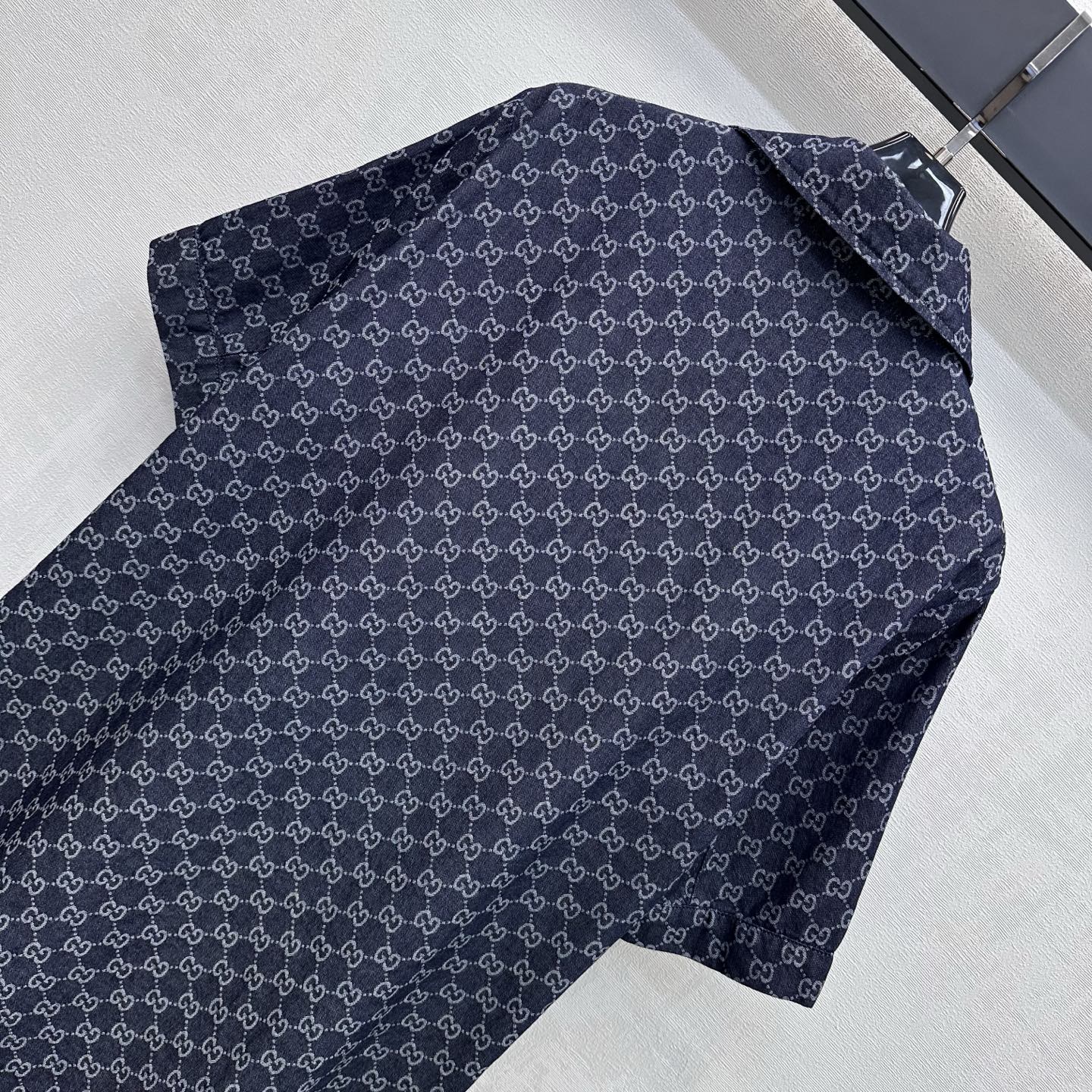 GUCCI 26S SHORT-SLEEVE MONOGRAM SHIRT 394