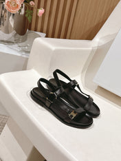 MAUD SANDAL WITH TRIOMPHE IN BLACK CALFSKIN