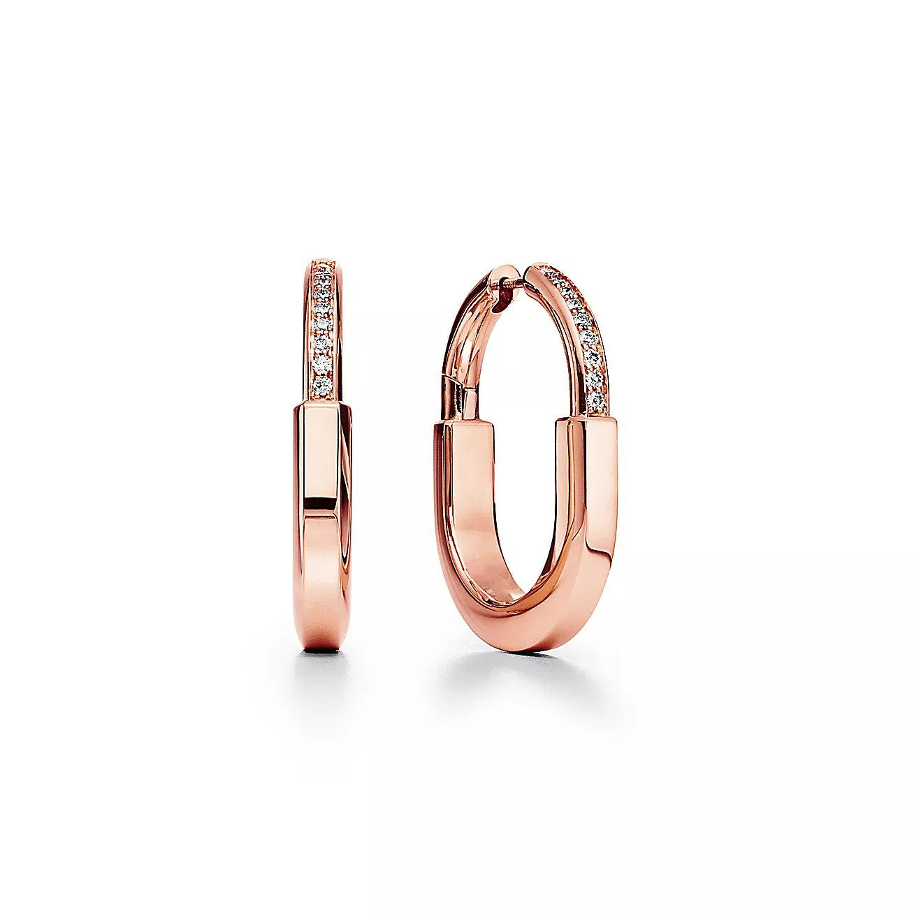 tiffany-lockearrings-72342429_1060148_ED_2_11zon_096267dc-26e4-475a-809c-bf2d77b4ca33.jpg