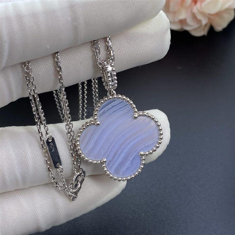 van-cleef-arpels-magic-alhambra-long-necklace-1-motif-white-gold-chalcedony-vcarp6l900-coral-1-900x900_7c456d9d-56c5-4215-8034-b23c58a96bf9.jpg